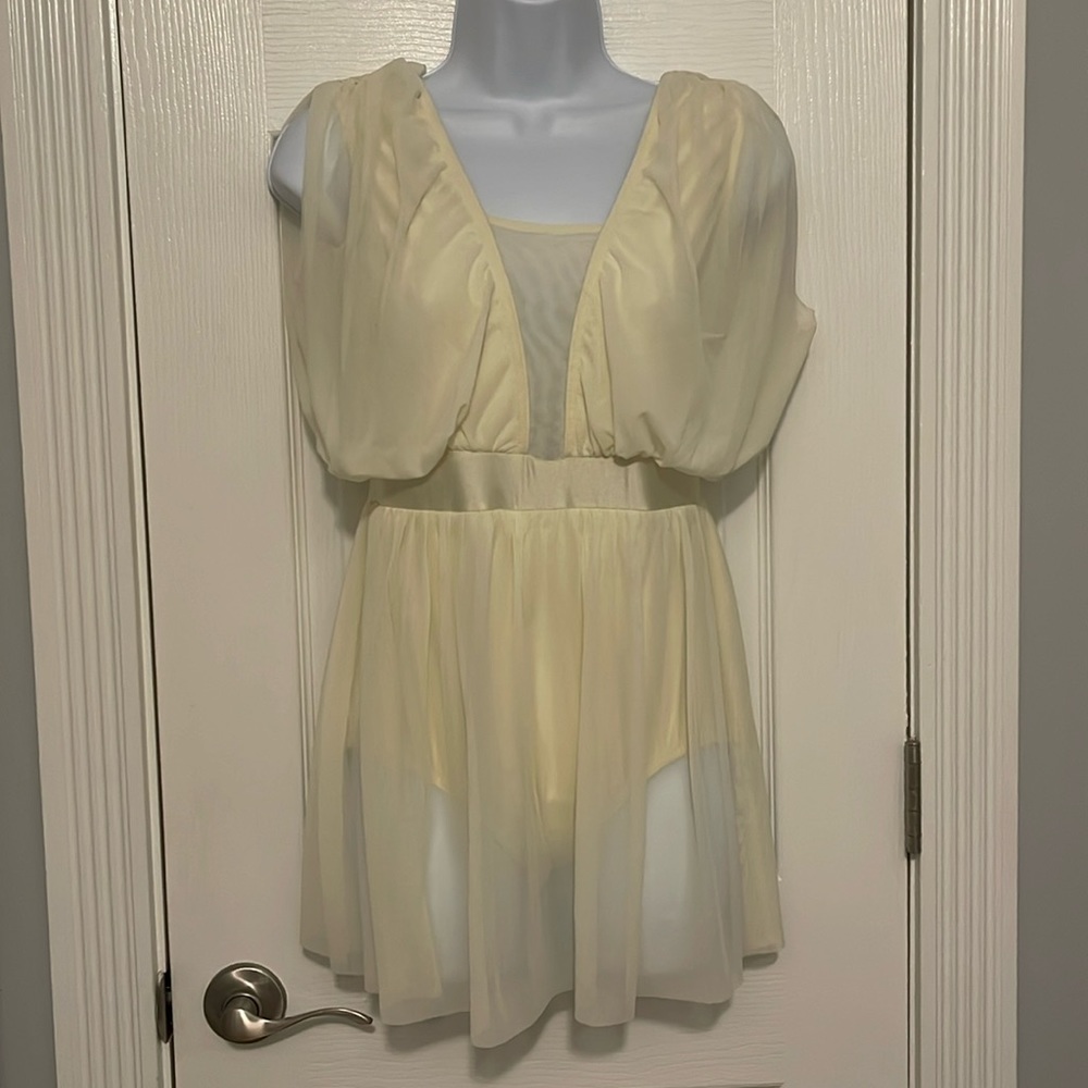 Woman/teen dance costume